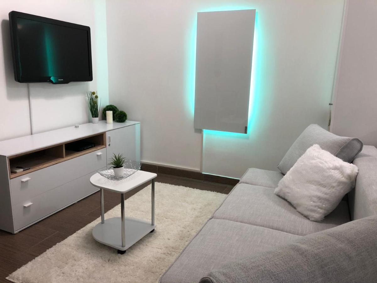 Modern Center Studio Under The Castle II Free Parking Apartment ลูบลิยานา ภายนอก รูปภาพ