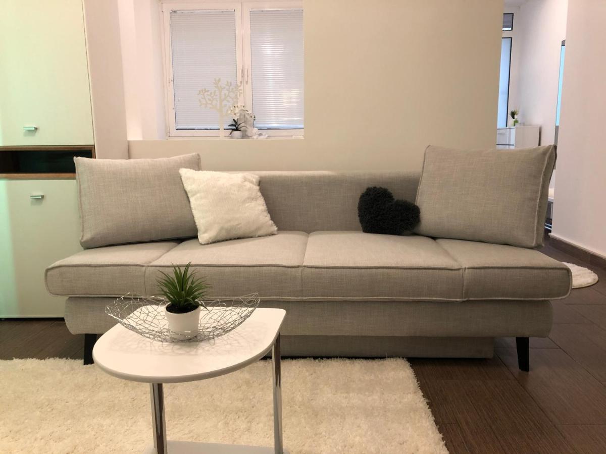 Modern Center Studio Under The Castle II Free Parking Apartment ลูบลิยานา ภายนอก รูปภาพ